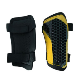 Футбольні щитки HONEYCOMB розмір М F675-М black чорно-жовті Футбольні щитки HONEYCOMB розмір М F675-М black чорно-жовті